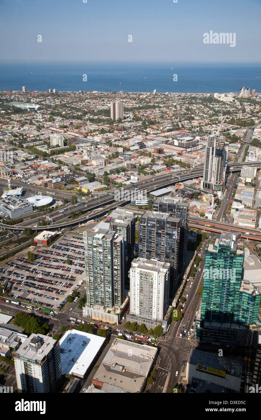 Elevata vista aerea di riqualificazione urbana attorno a South Melbourne Victoria Australia Foto Stock
