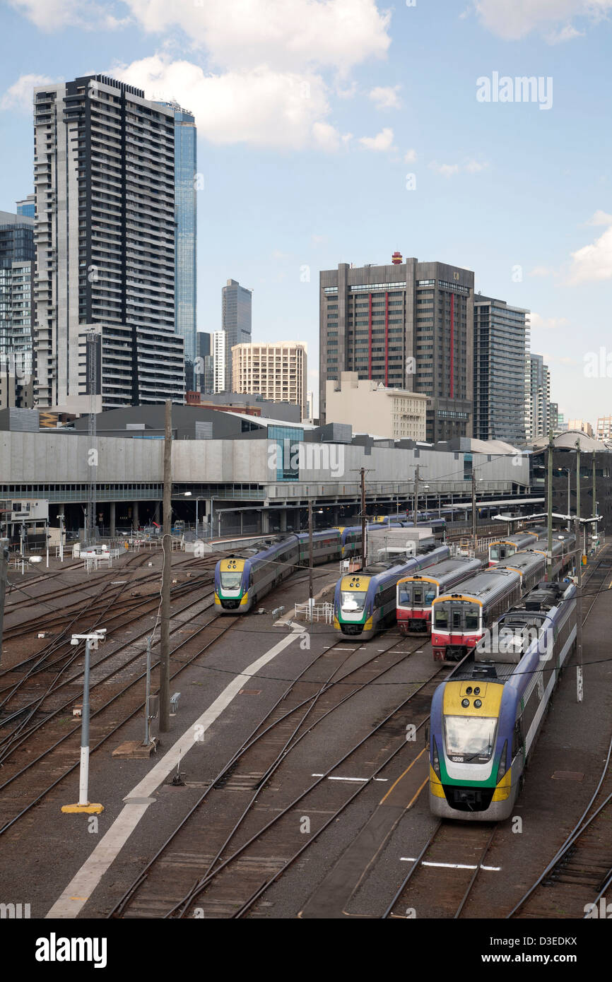 Rampa gasolio treni motore presso la Croce del Sud della Stazione Ferroviaria di Melbourne Victoria Australia Foto Stock