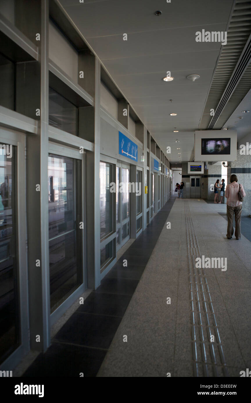 Dubai monorotaia stazione ferroviaria negli EMIRATI ARABI UNITI Foto Stock
