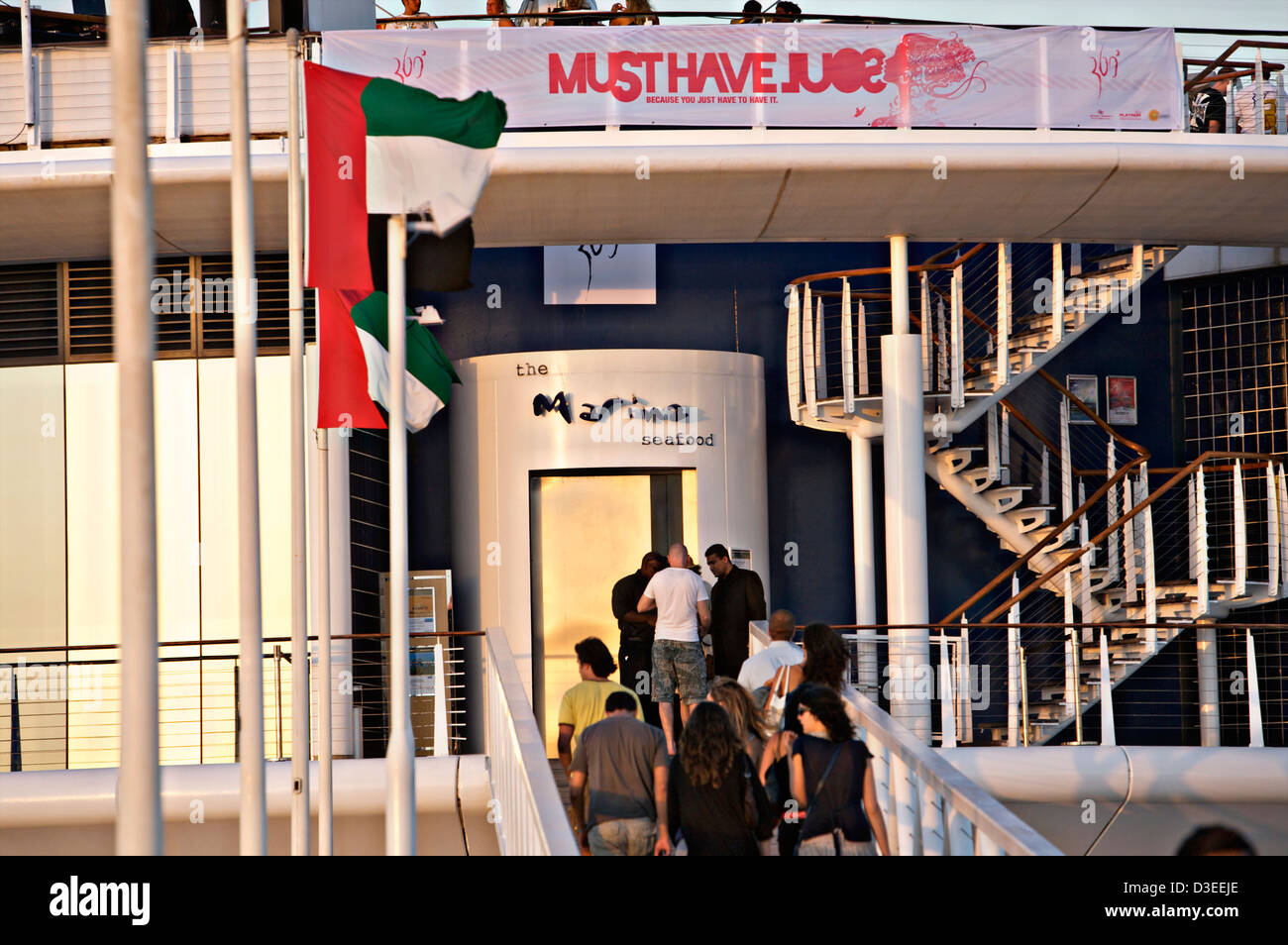 Il ristorante Marina alla fine del molo vicino al Jumeirah Beach Hotel a Dubai EMIRATI ARABI UNITI Foto Stock