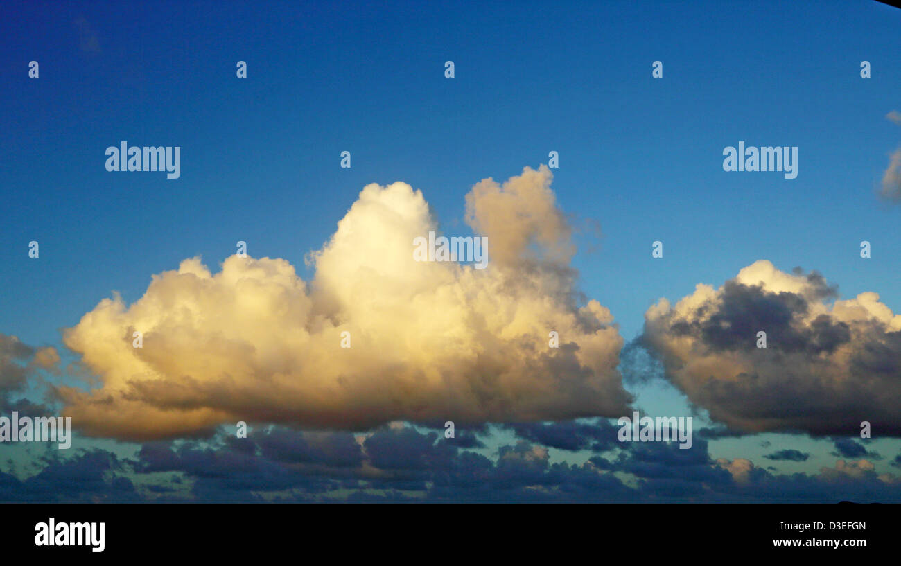 Tropicali DEI CARAIBI CUMULUS nubi Foto Stock