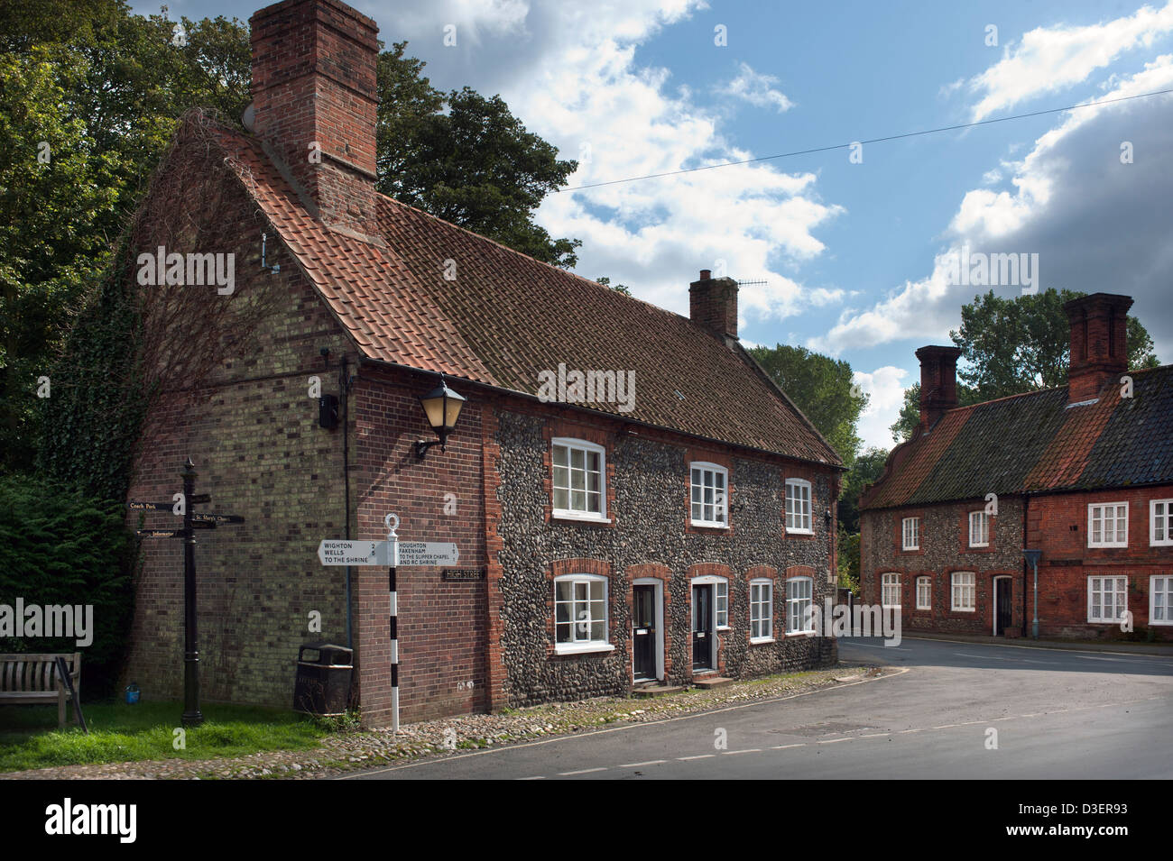 Di ghiaia case anteriore walsingham norfolk Inghilterra Foto Stock