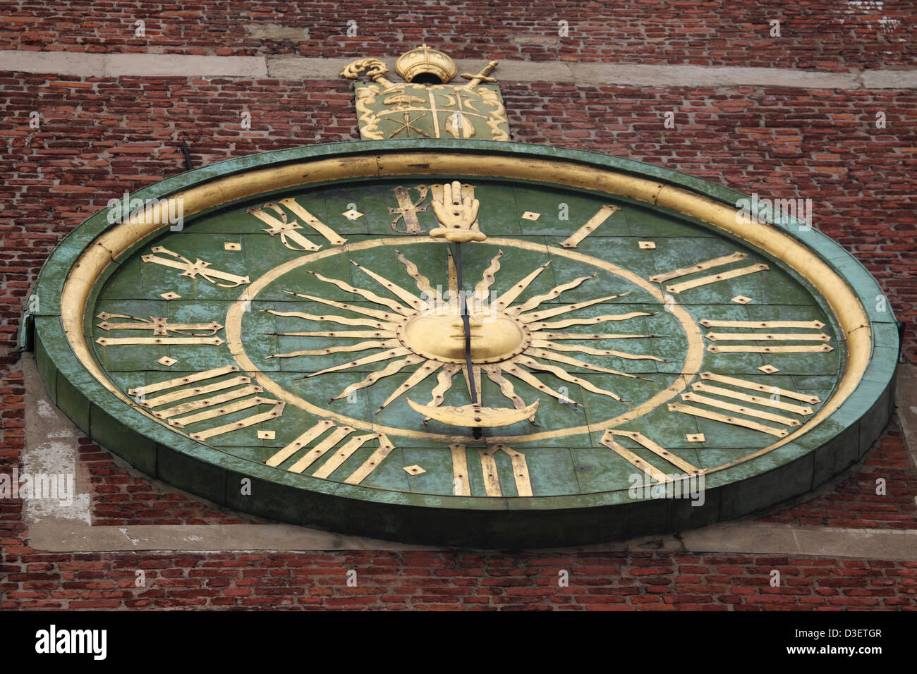 Orologio sulla torre del castello di Wawel a Cracovia, Polonia. Foto Stock