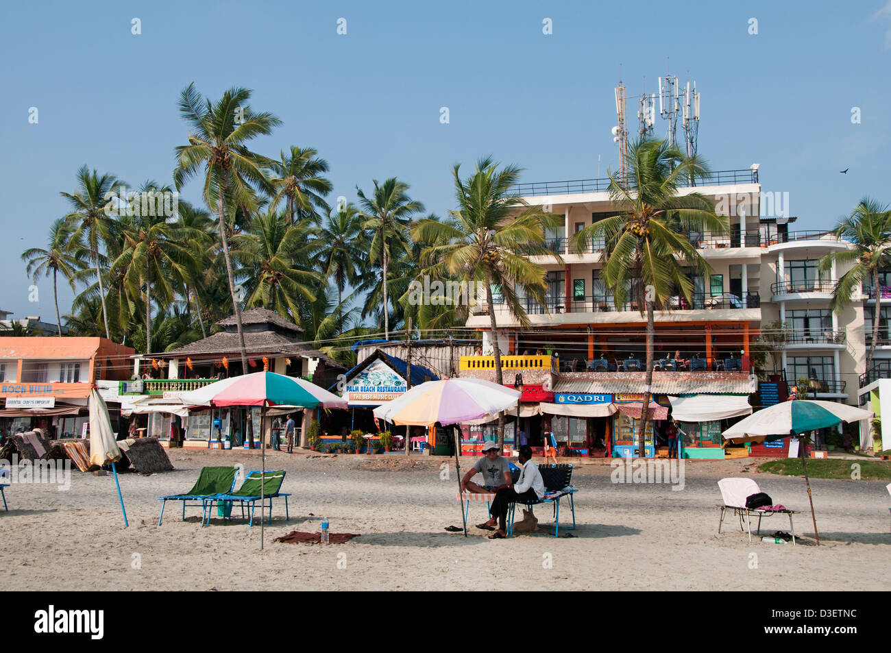 Spiaggia Kovalam Kerala India indiano sabbia Ristorante Bar Pub Hotel Foto Stock