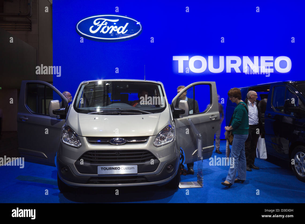 Visitatori presso la IAA International Motor Show per i veicoli commerciali 2012. Hannover, Germania Foto Stock