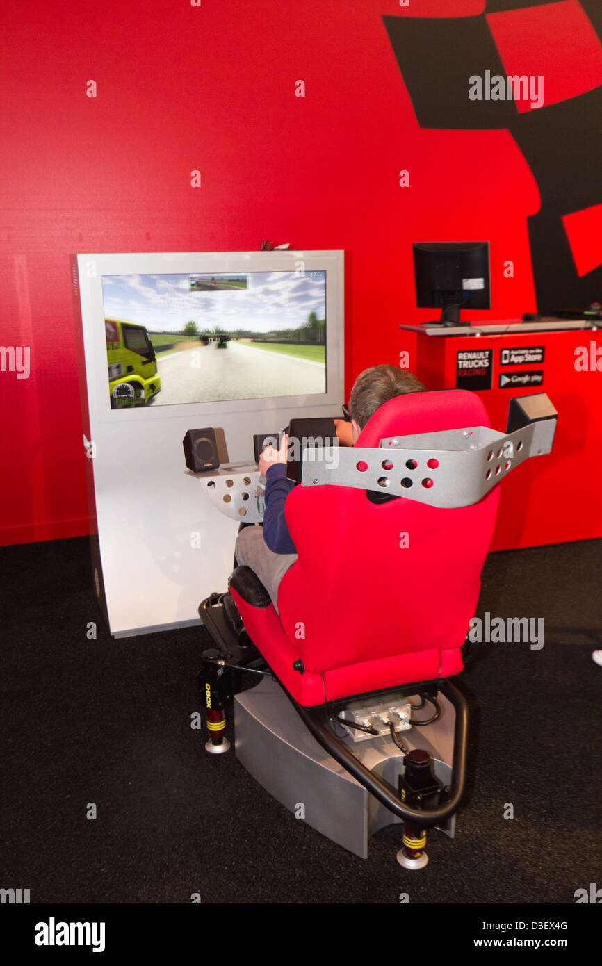 Renault Truck Racing simulatore presso la IAA International Motor Show per i veicoli commerciali 2012. Hannover, Germania Foto Stock