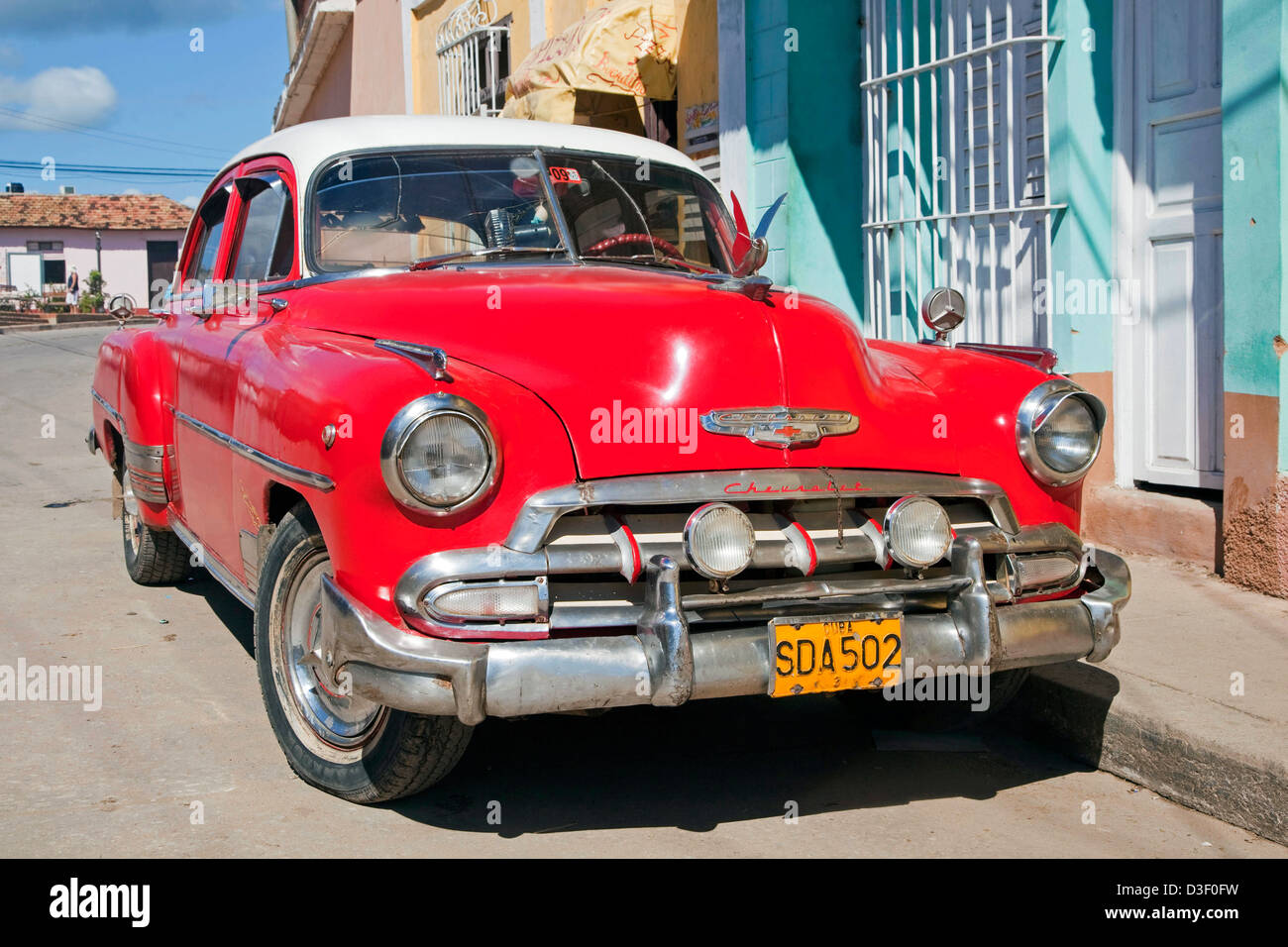 Vecchia degli anni cinquanta vintage americano auto Chevrolet / Yank serbatoio in Trinidad, Cuba, Caraibi Foto Stock