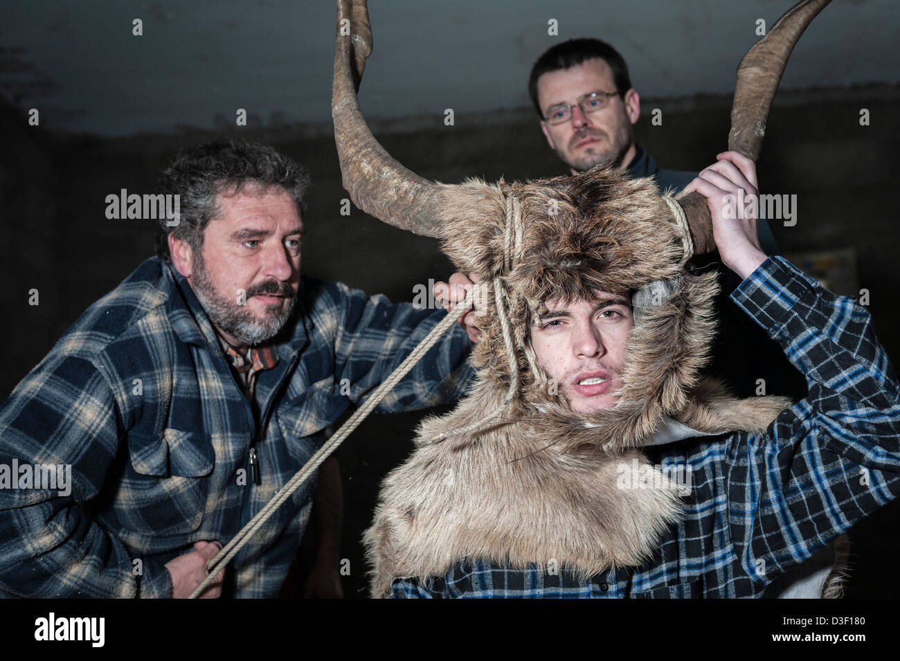 Il carnevale di Bielsa, uno dei più tradizionali di carnevale nei Pirenei, Aragona, Spagna. Foto Stock