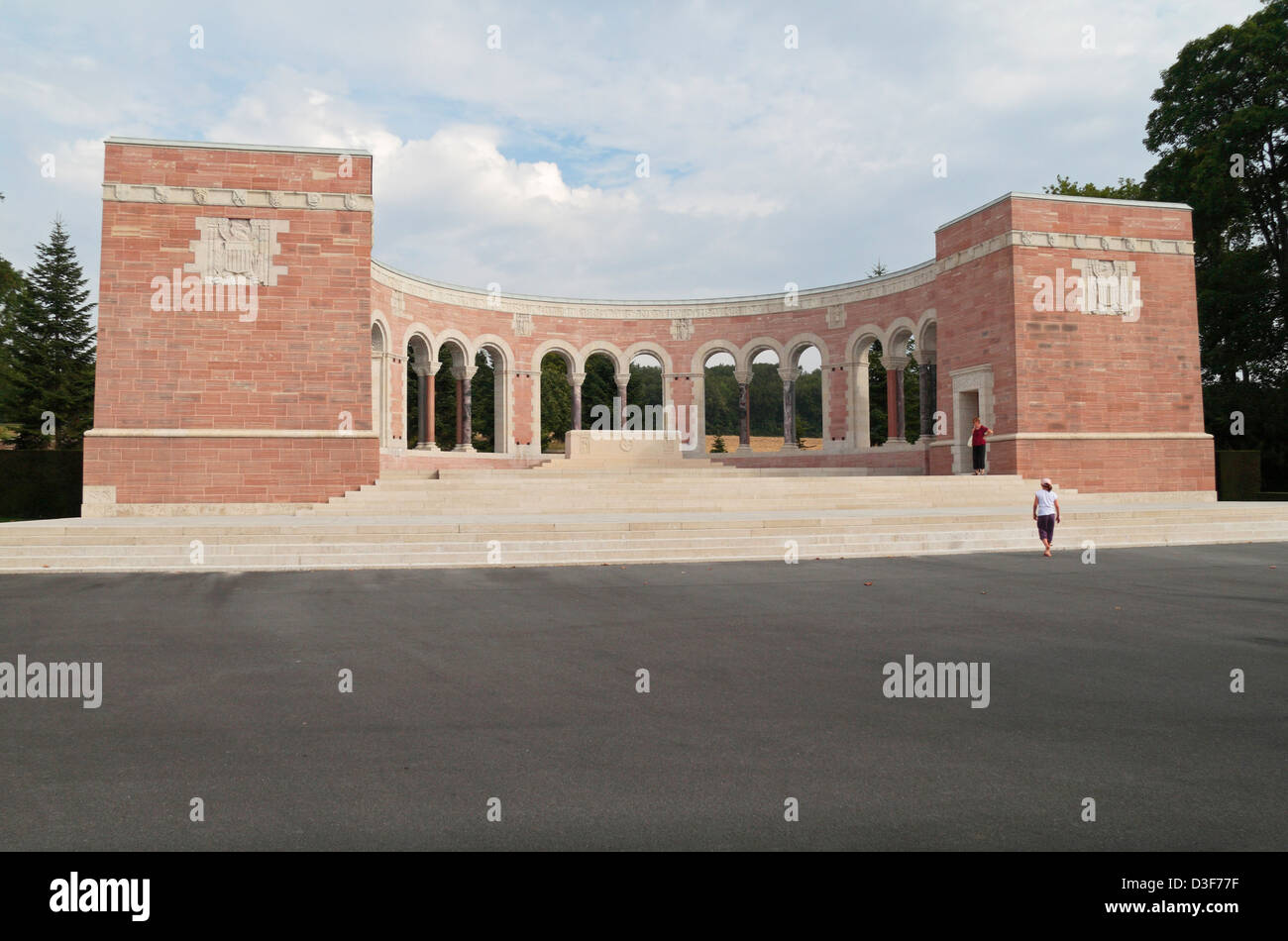 Il Colonnade memorial nella Oise-Aisne Cimitero Americano, Fère-en-Tardenois, Aisne, Picardia, Francia. Foto Stock