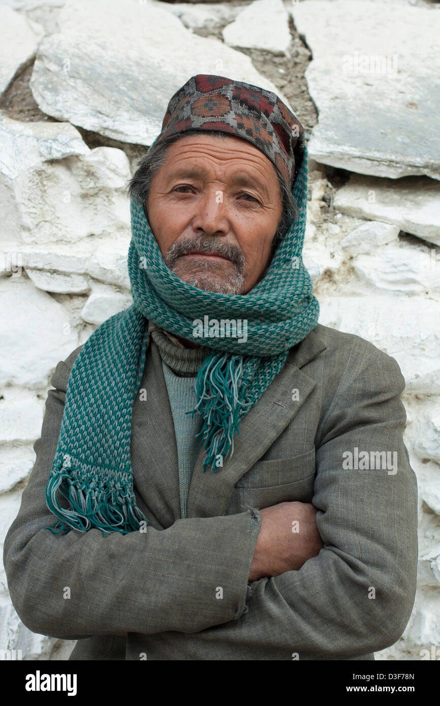 Ritratti di popolo nepalese dal Nepal indossando cappelli tradizionali Foto Stock