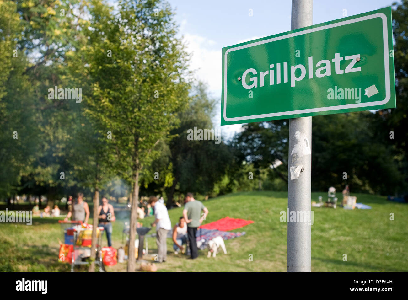 Berlino, Germania, barbecue in Monbijoupark Foto Stock