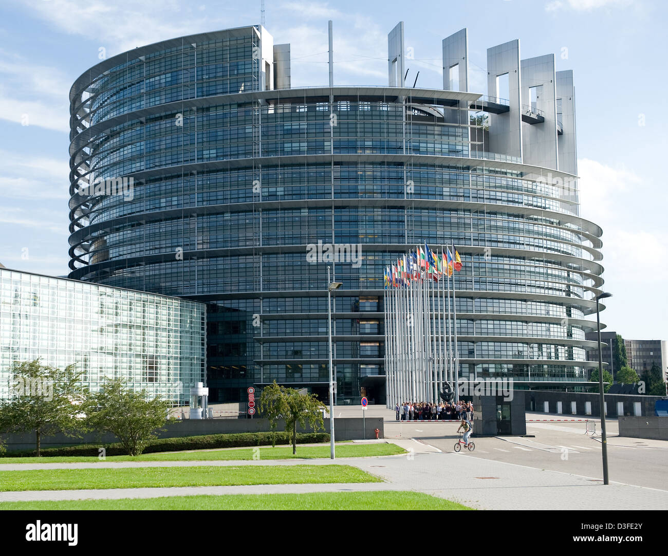 Strasburgo, Francia, bandiere degli Stati membri dell'Unione europea dinanzi al Parlamento europeo Foto Stock