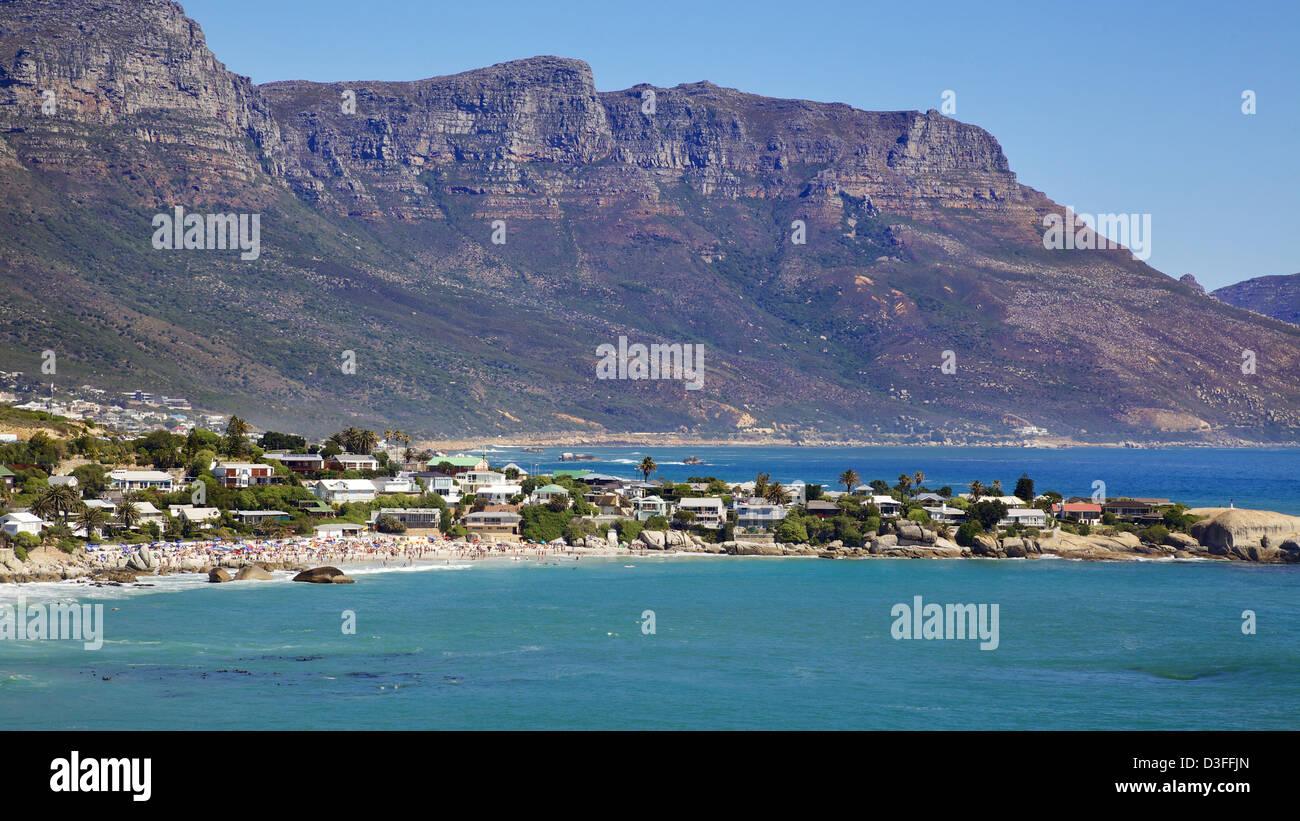 Bungalows si affacciano Clifton affascinante Quarta Spiaggia, a Cape Town, Sud Africa. Foto Stock