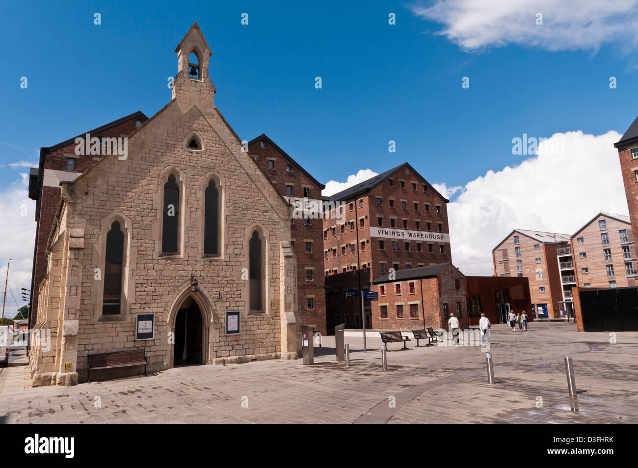 Mariners chiesa in Mariners Square a Gloucester Docks, Gloucester, Gloucestershire, Regno Unito Foto Stock