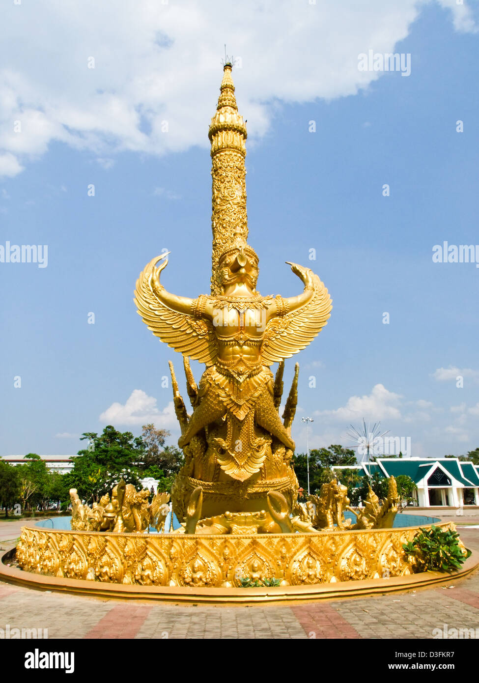 Golden scultura di cera a Tung Sri Muang park di Ubon Ratchathani provincia, Thailandia Foto Stock