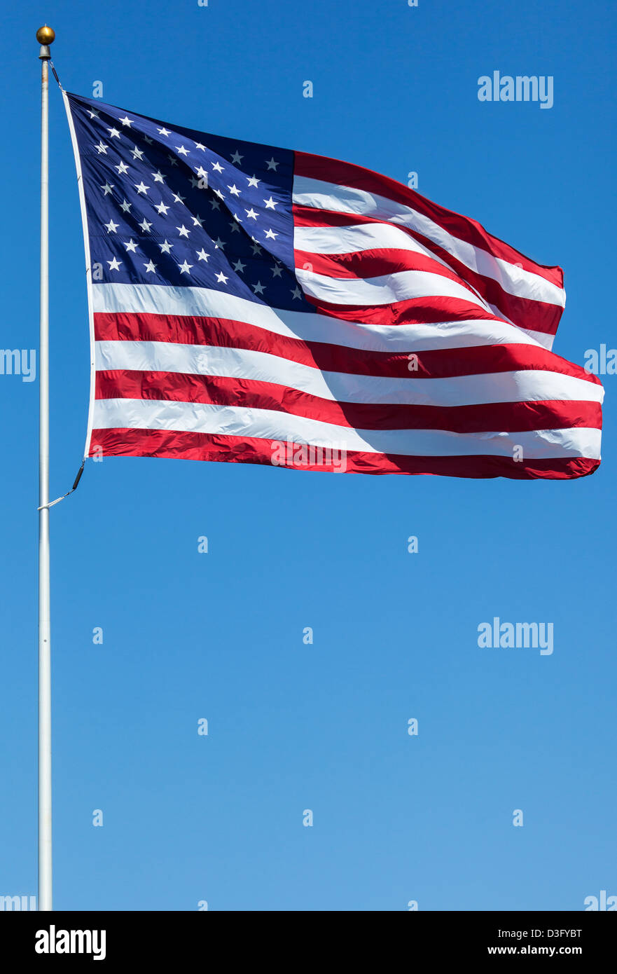 Bandiera Sventolante Del Marocco Su Sfondo Bianco Modello Di Striscione O Nastro Per Il - Foto 5