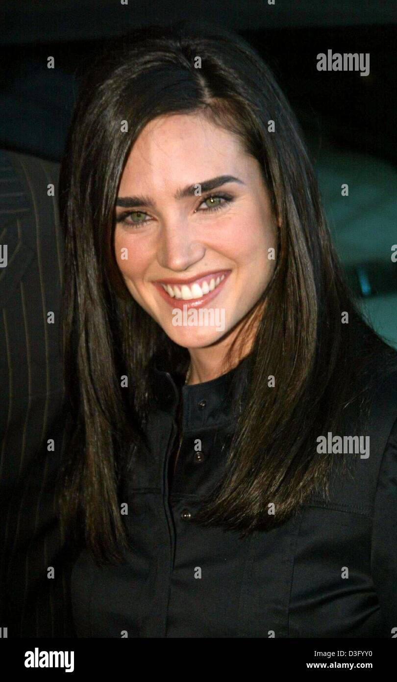 (Dpa) - La US attrice Jennifer Connelly ("una bella mente') sorrisi prima di un tea party presso il Park Hyatt Hotel di Los Angeles, 18 gennaio 2003. Foto Stock