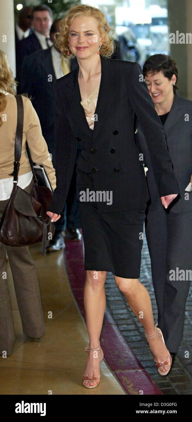 (Dpa) - attrice australiana Nicole Kidman ("Occhi chiusi", "Batman Forever') arriva presso il tradizionale Oscar nomination pranzo a Beverly Hills, 10 marzo 2003. Foto Stock