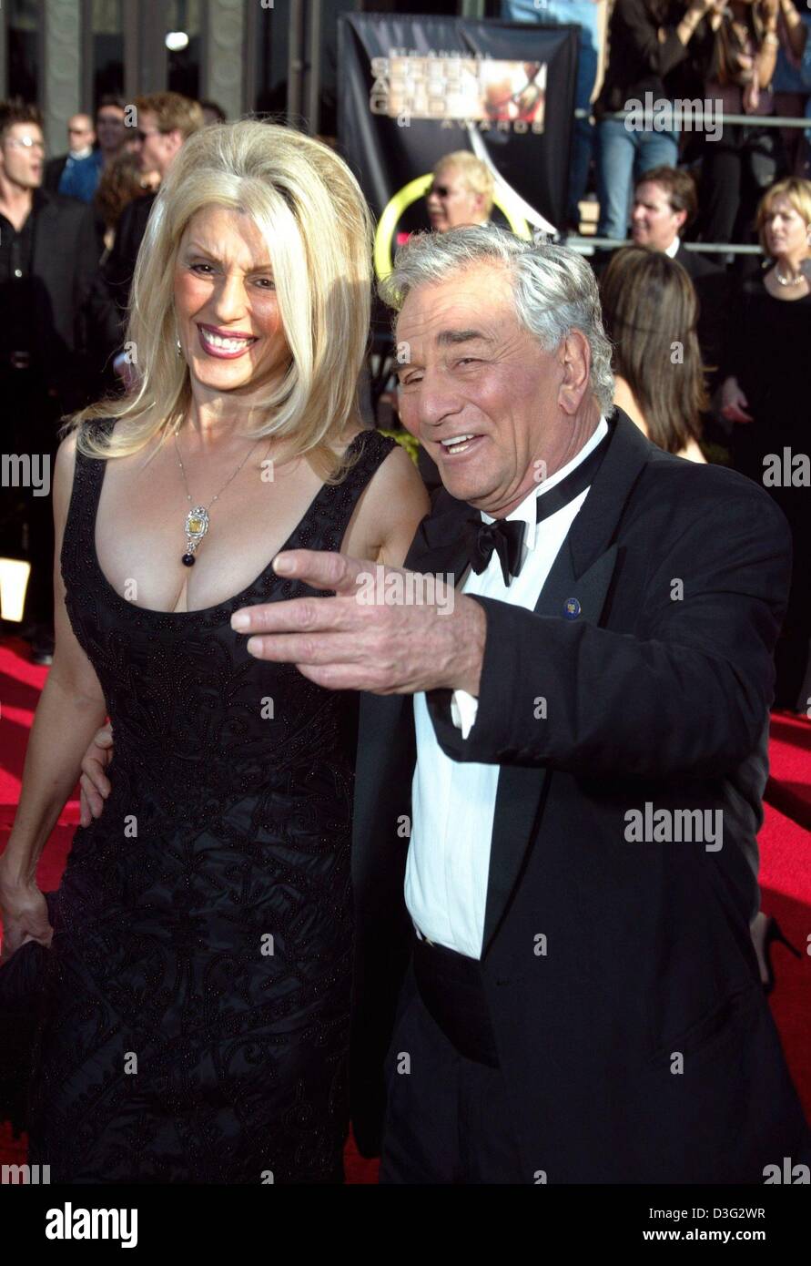 (Dpa) - Noi attore Peter Falk e sua moglie Shera arrivano al Screen Actors Guild (SAG) Awards di Los Angeles, 9 marzo 2003. Foto Stock