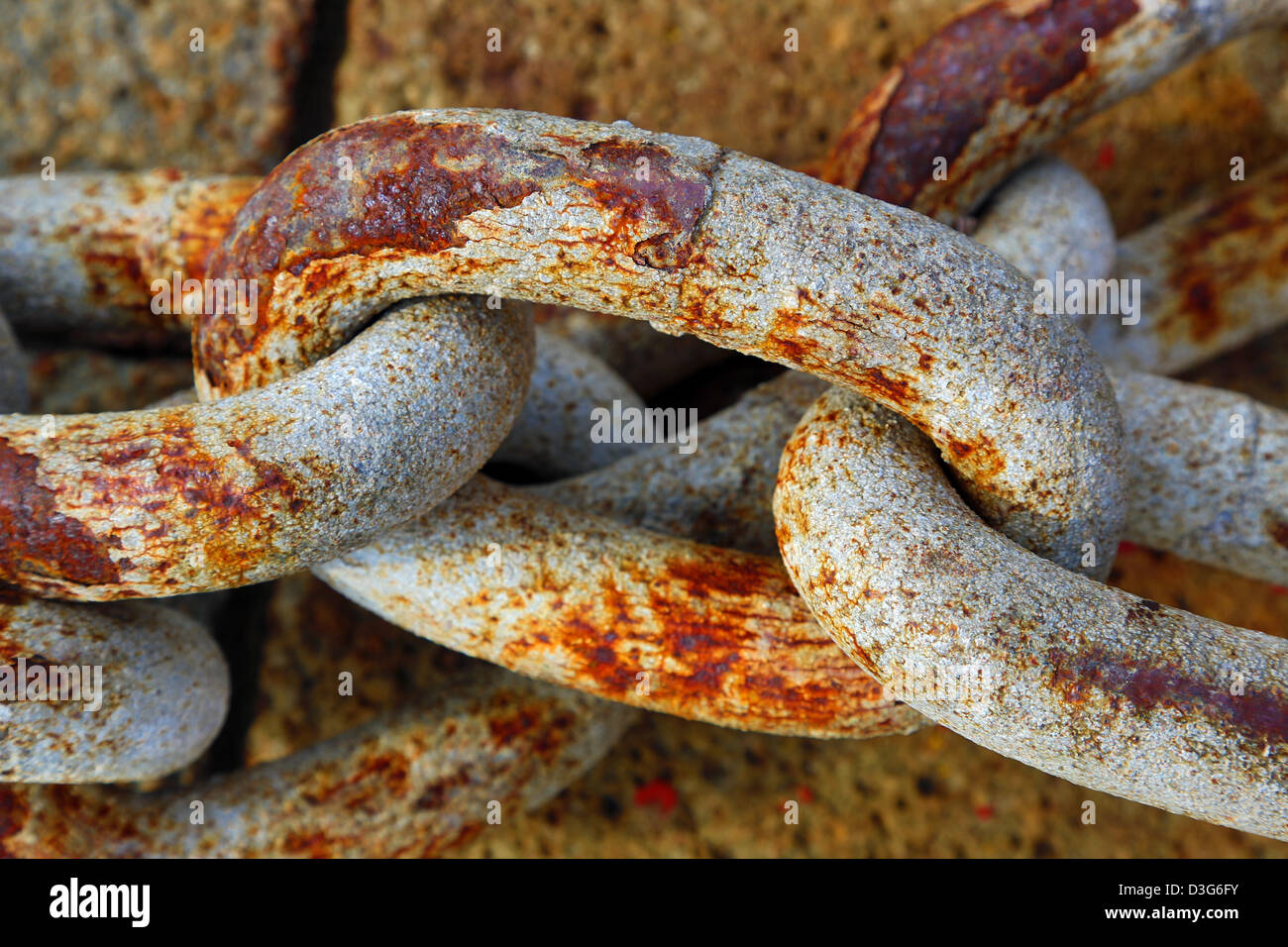 Metallo arrugginito maglie di catena nel porto di Venezia, Italia Foto Stock