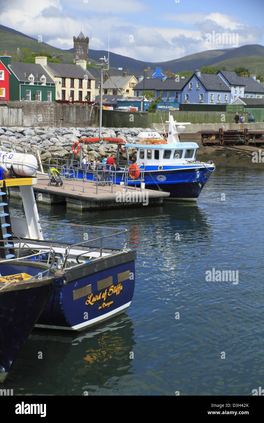 Barche da pesca pescherecci da traino in Dingle Harbour, la penisola di Dingle, nella contea di Kerry, Repubblica di Irlanda Foto Stock