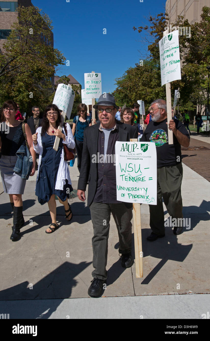 Docenti presso la Wayne State University protestare contro la mancanza di progressi in unione negoziati di contratto Foto Stock