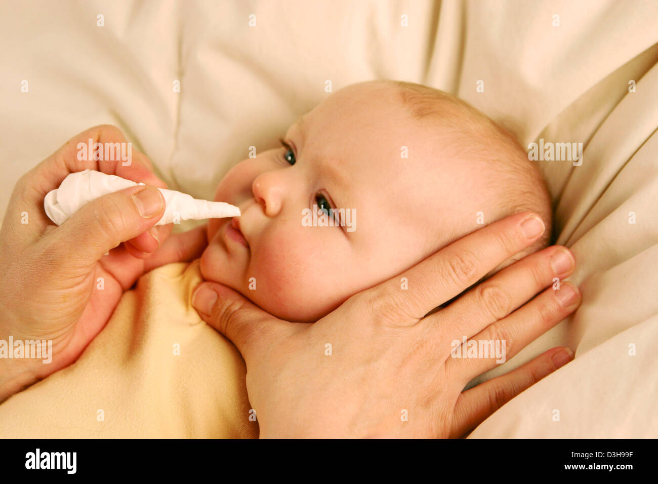 IGIENE NEONATO Foto Stock