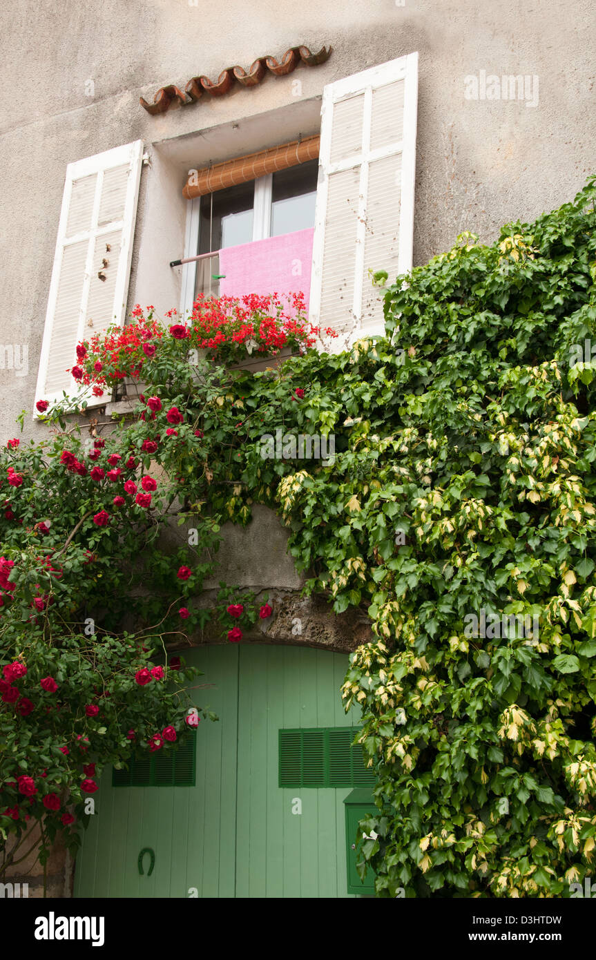 Vecchia facciata della casa di Saint Paul de Vence Provence Francia Foto Stock