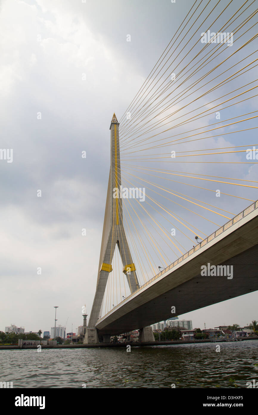 Mega Sling Bridge,Rama 8, a Bangkok in Tailandia Foto Stock