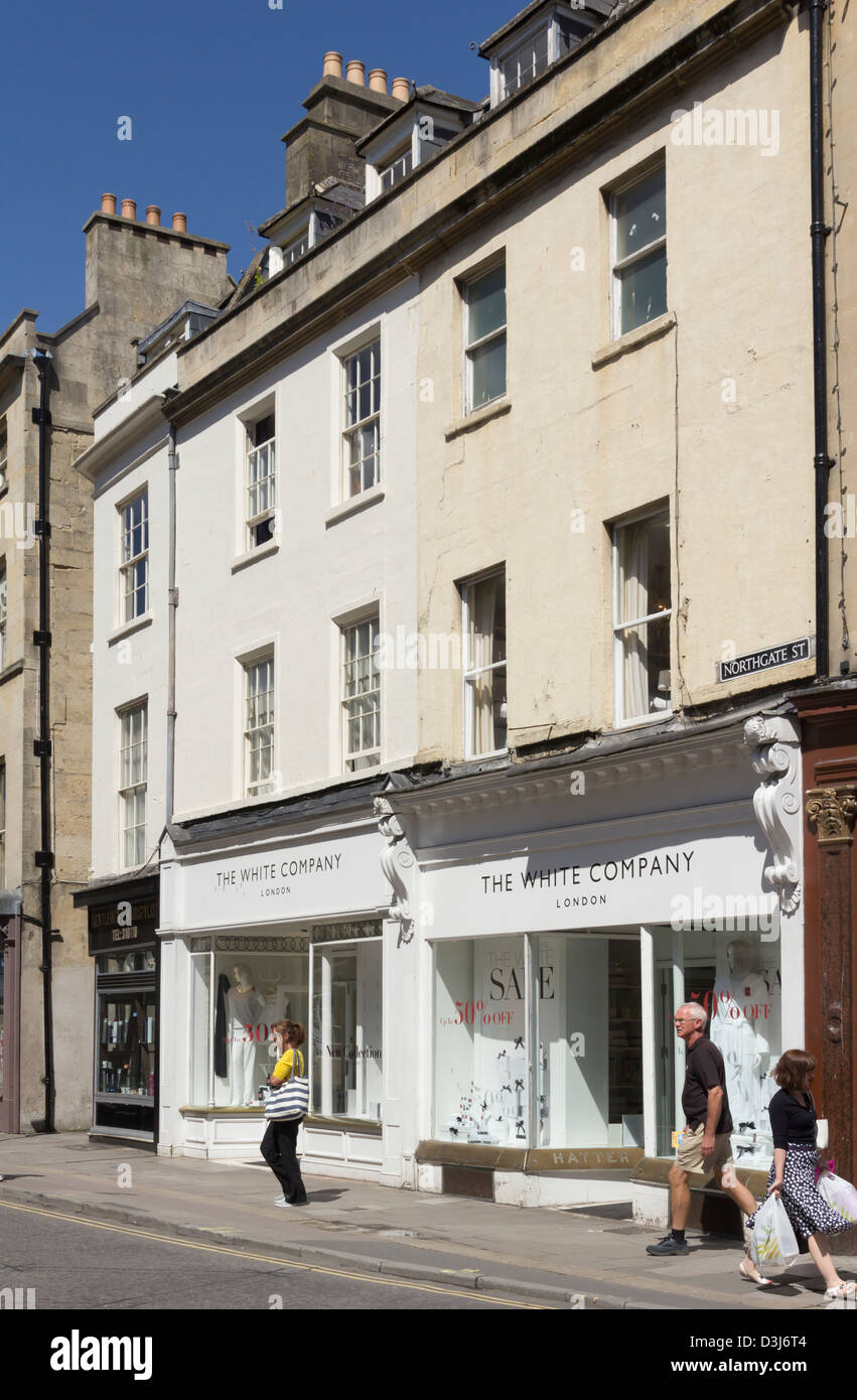 Il White Company shop nella vasca da bagno. La Compagnia Bianca è specializzato in lino bianco, abbigliamento, arredamento e accessori. Foto Stock