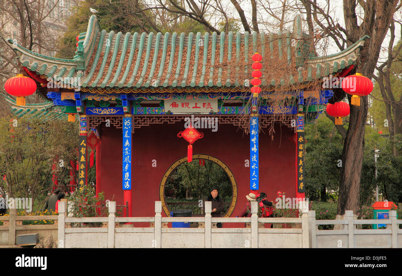 Cina Yunnan, Kunming, Green Lake Park, pavilion Foto Stock