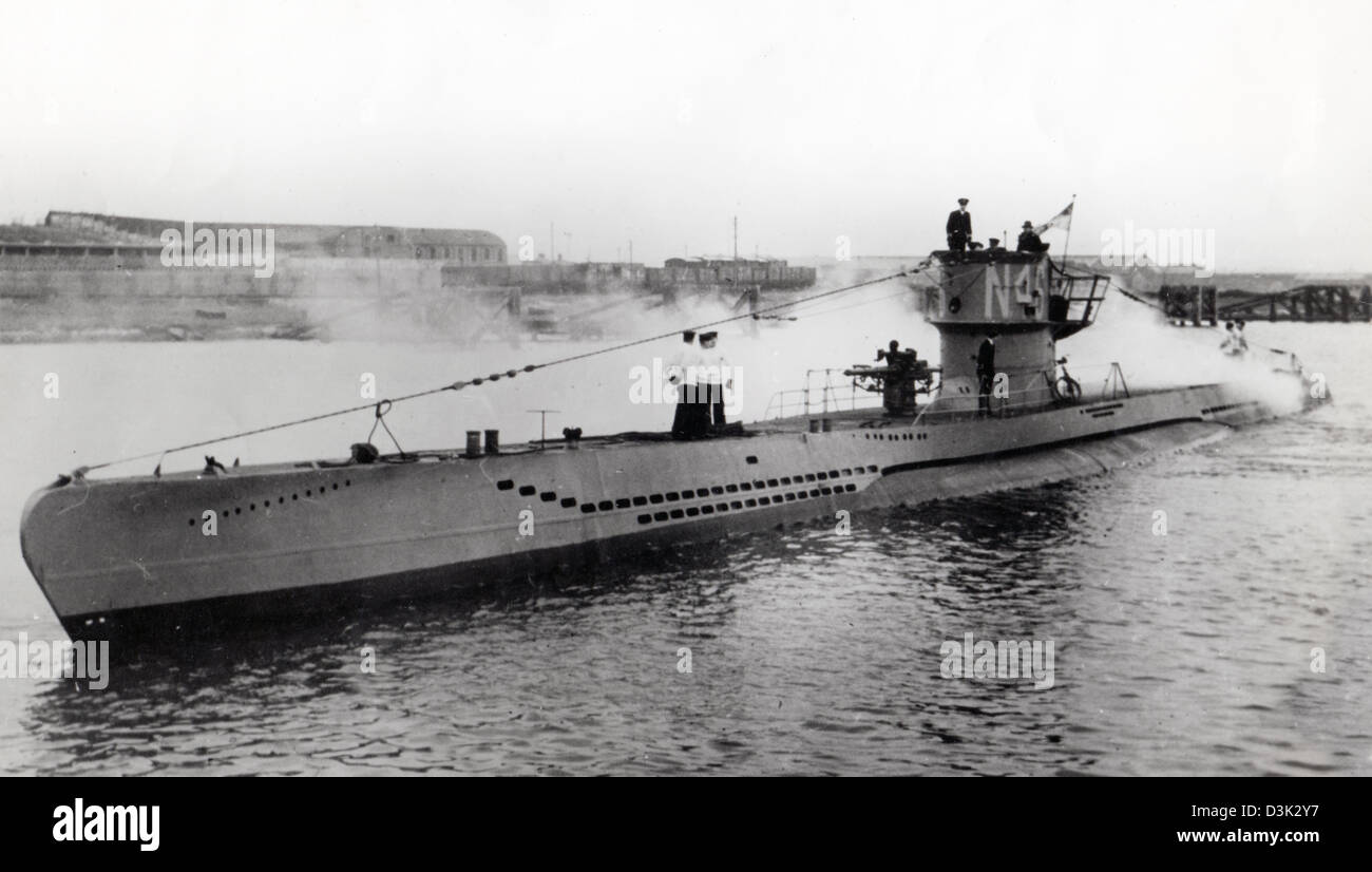 Royal Navy warship WW11. catturato il tedesco U Boat in British service. Foto Stock