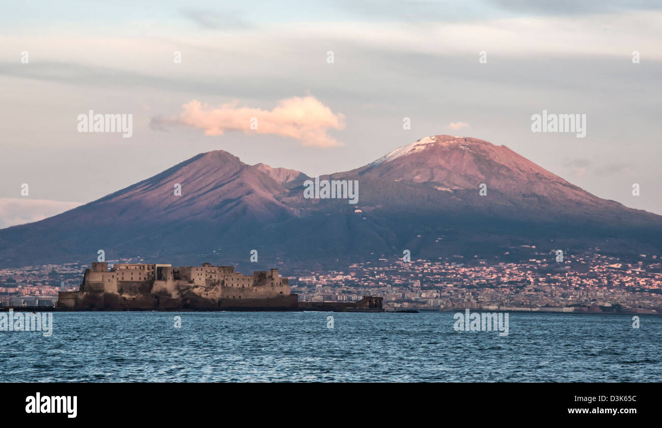Vista sul Vesuvio e sul golfo di Napoli, Italia Foto Stock
