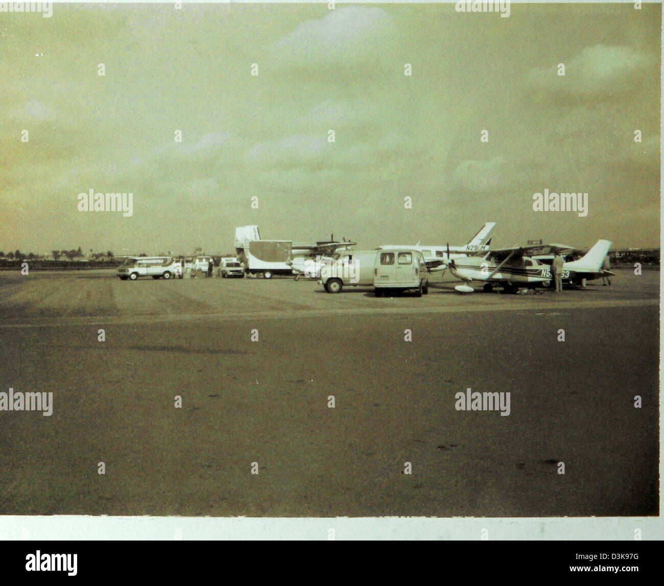 Montgomery-Gibbs Airport - un aeroporto storico situato a San Diego, California. Ha svolto un ruolo importante nell'aviazione militare e civile sin dalla sua istituzione all'inizio del XX secolo. Foto Stock