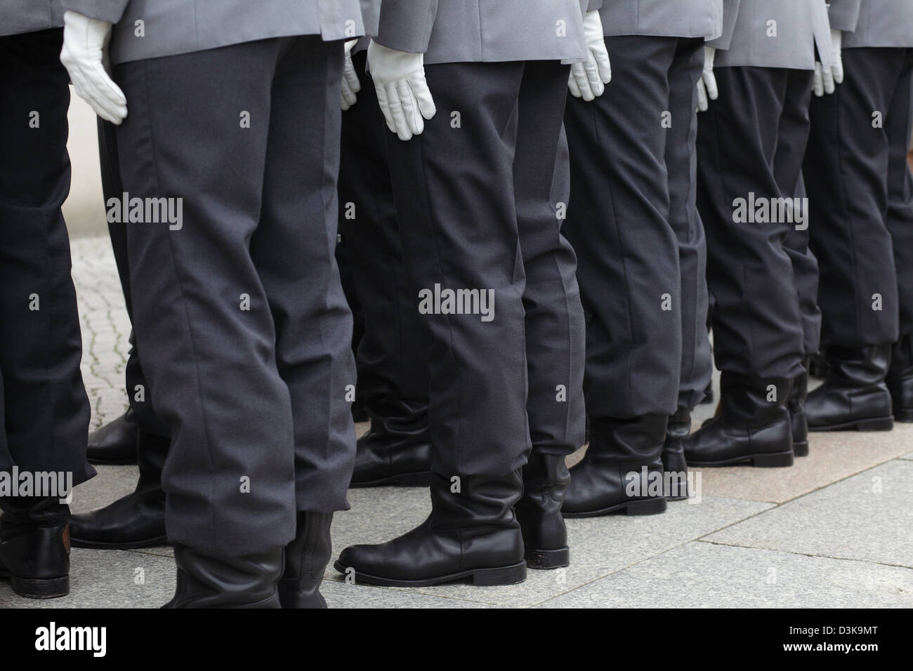 Berlino, Germania, i soldati del battaglione di guardia della seminatrice nel cortile della Cancelleria federale Foto Stock