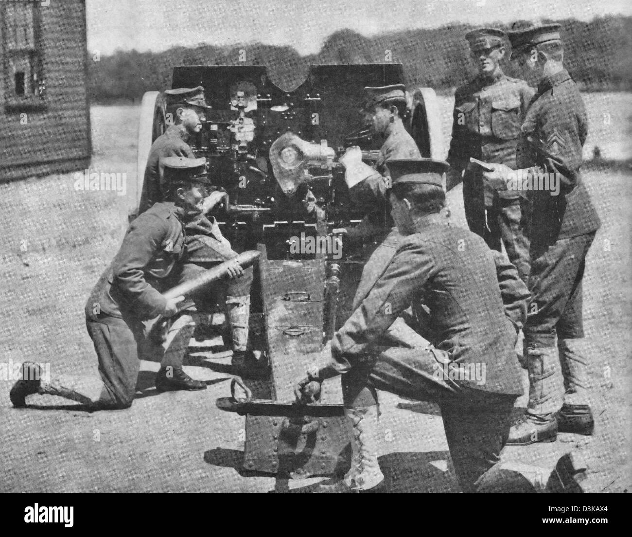 Pratica pistola a Fort Myer, Virginia durante la guerra mondiale I, 1917 Foto Stock