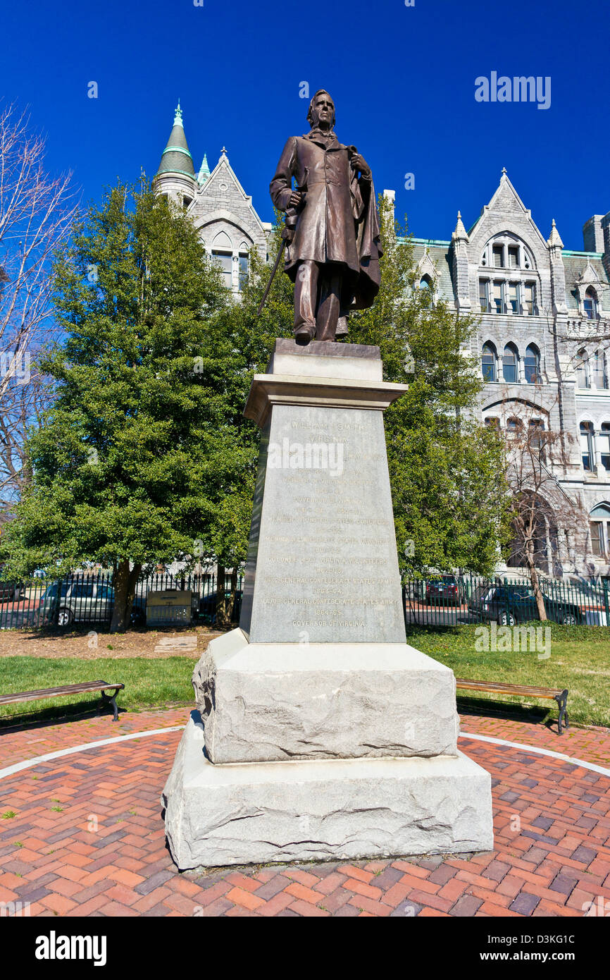 Monumento a William Smith, il governatore della Virginia dal 1860s sul Campidoglio motivi a Richmond. Foto Stock