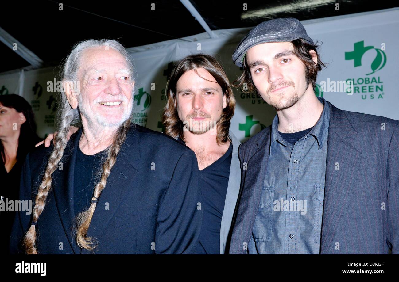 Hollywood, Los Angeles, CA, Stati Uniti d'America. Febbraio 20, 2013. Willie Nelson, Lukas Nelson, Jacob Micah Nelson presso gli arrivi di Global Green USA del decimo Pre-Oscar annuale festa, Avalon Hollywood. Foto di: Elizabeth Goodenough/Everett raccolta/Alamy Live News Foto Stock