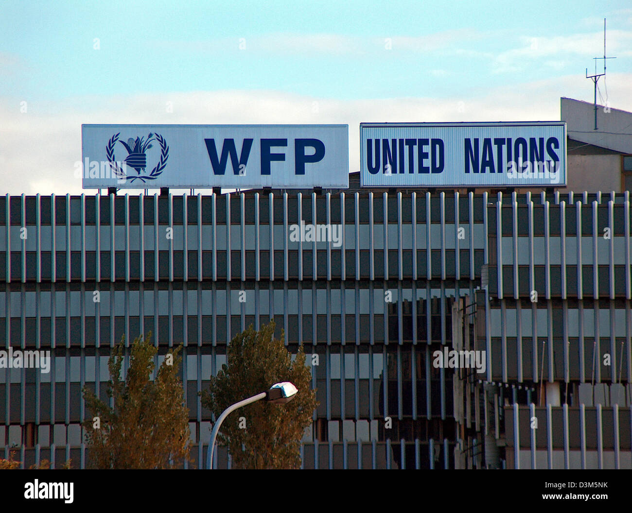 Dpa) - l'immagine mostra la sede centrale delle Nazioni Unite (ONU)  Programma Alimentare Mondiale (PAM) a Roma, Italia, 23 novembre 2005. Il  comune di programmi di aiuti alimentari delle Nazioni Unite e l
