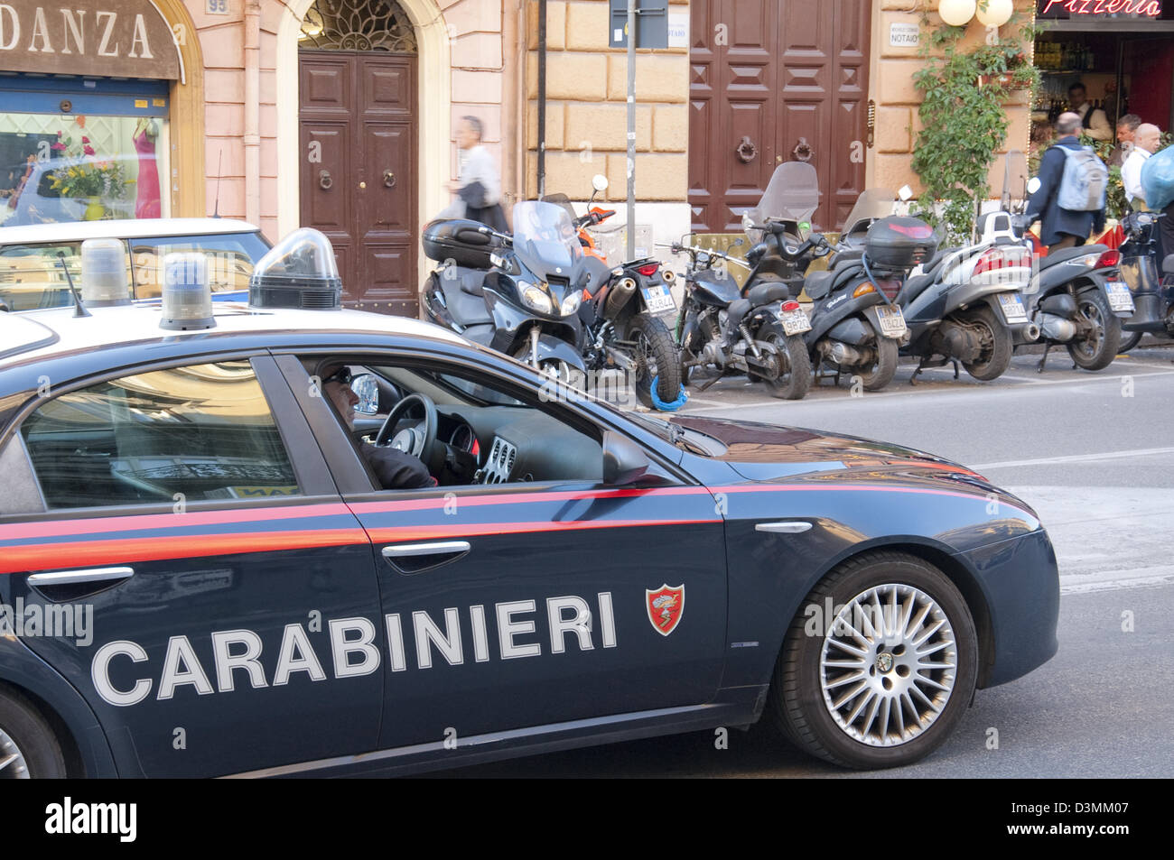 Veicolo dei carabinieri a roma italia Foto Stock