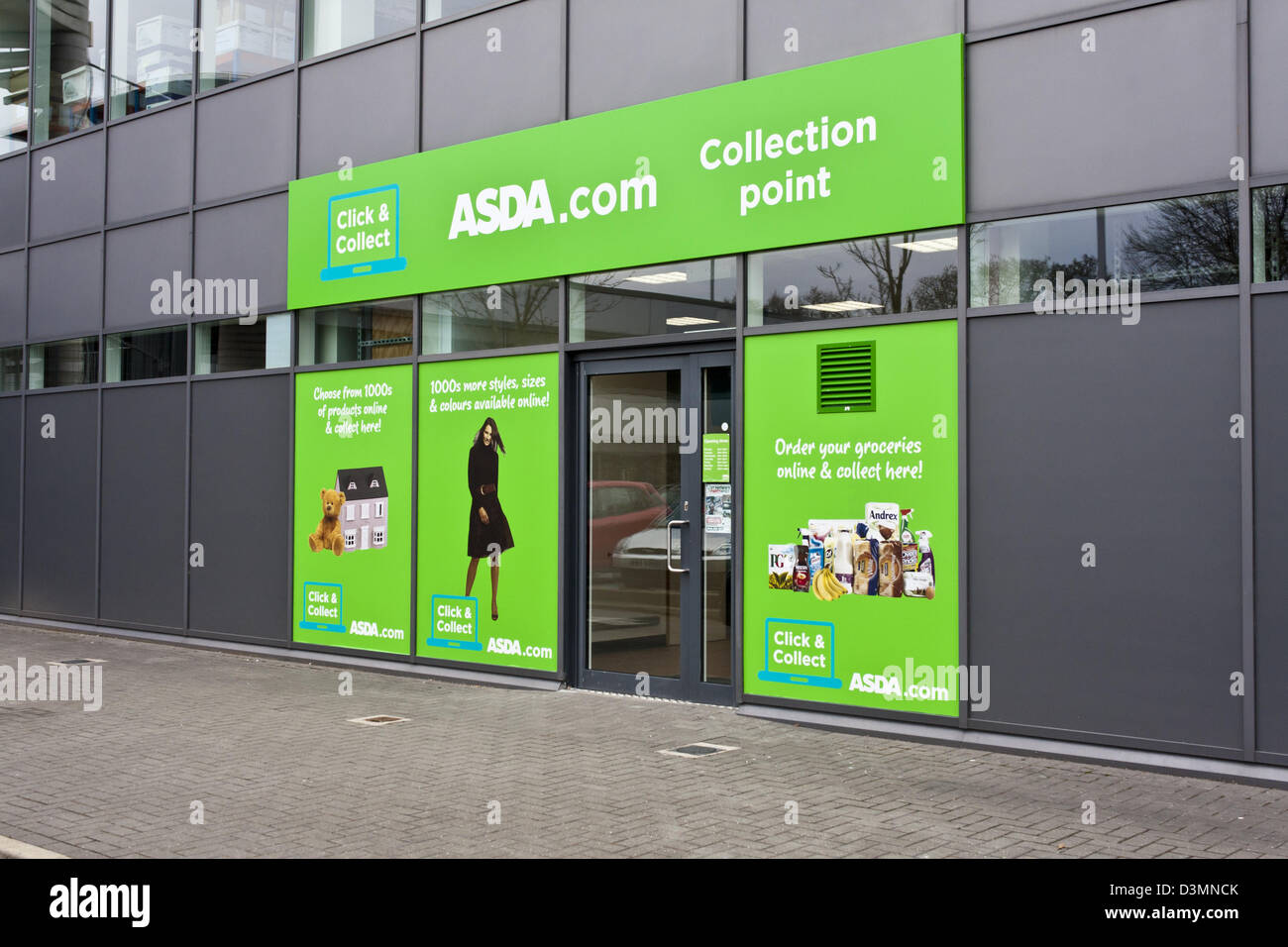 Fare clic su & raccogliere home shopping in uscita dal Regno Unito supermercato Asda in lettura, UK. Foto Stock