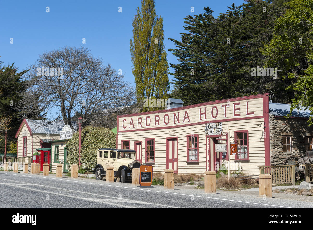 Cardrona Hotel costruito 1863 e general store. Crown Range Road. Nuova Zelanda, Isola del Sud Foto Stock