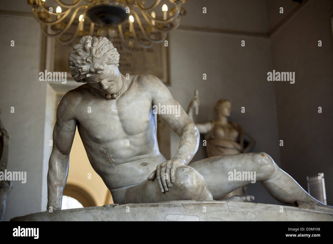 La famosa statua romana del Galata morente, probabilmente una copia di un originale ellenistico nel Museo Capitolino a Roma Italia Foto Stock