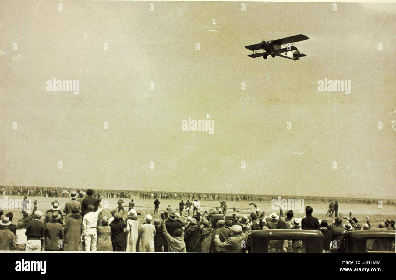 La Dole Air Race, una storica competizione aeronautica, ha visto la Buhl Air Sedan Miss Doran NX2915 e altri aerei come l'aereo speciale di Goddard NX5074. Piloti come K.C. Hawkins e Norman Goddard svolsero ruoli chiave in questa gara dagli anni '1920 Foto Stock