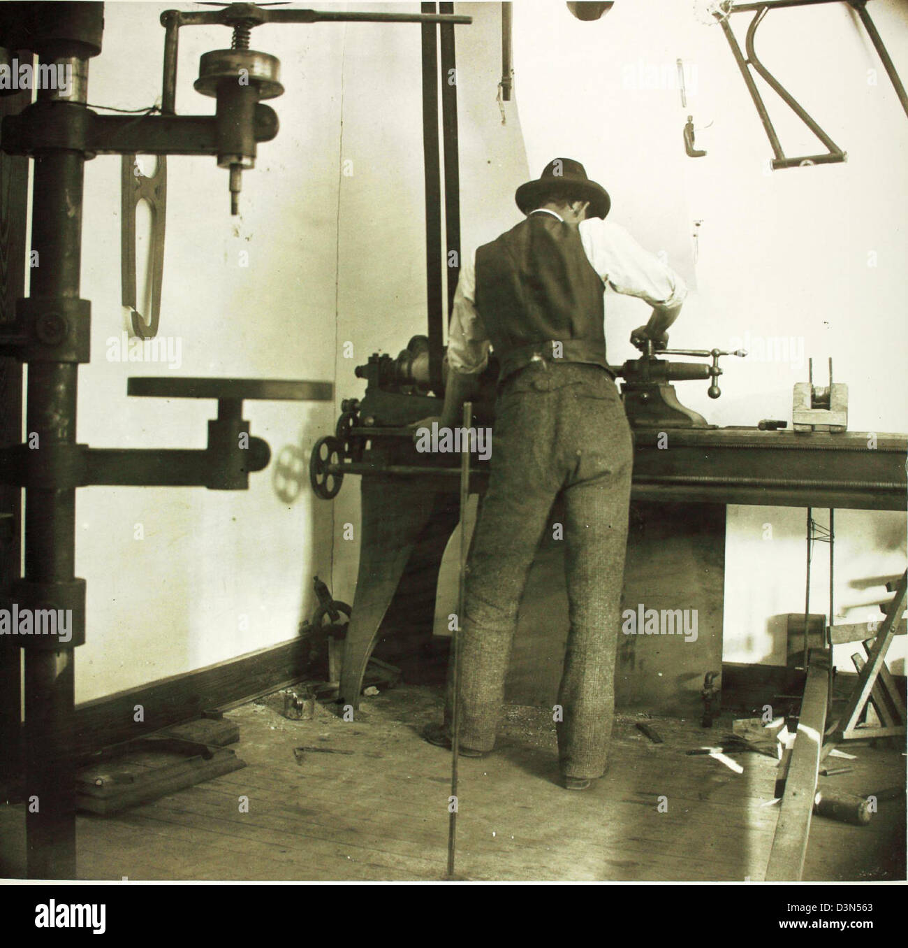 Il primo volo dei fratelli Wright nel 1903 a Kitty Hawk, Carolina del Nord, segnò il primo volo a propulsione riuscito nella storia. Il volo durò 12 secondi e rivoluzionò l'aviazione. Foto Stock