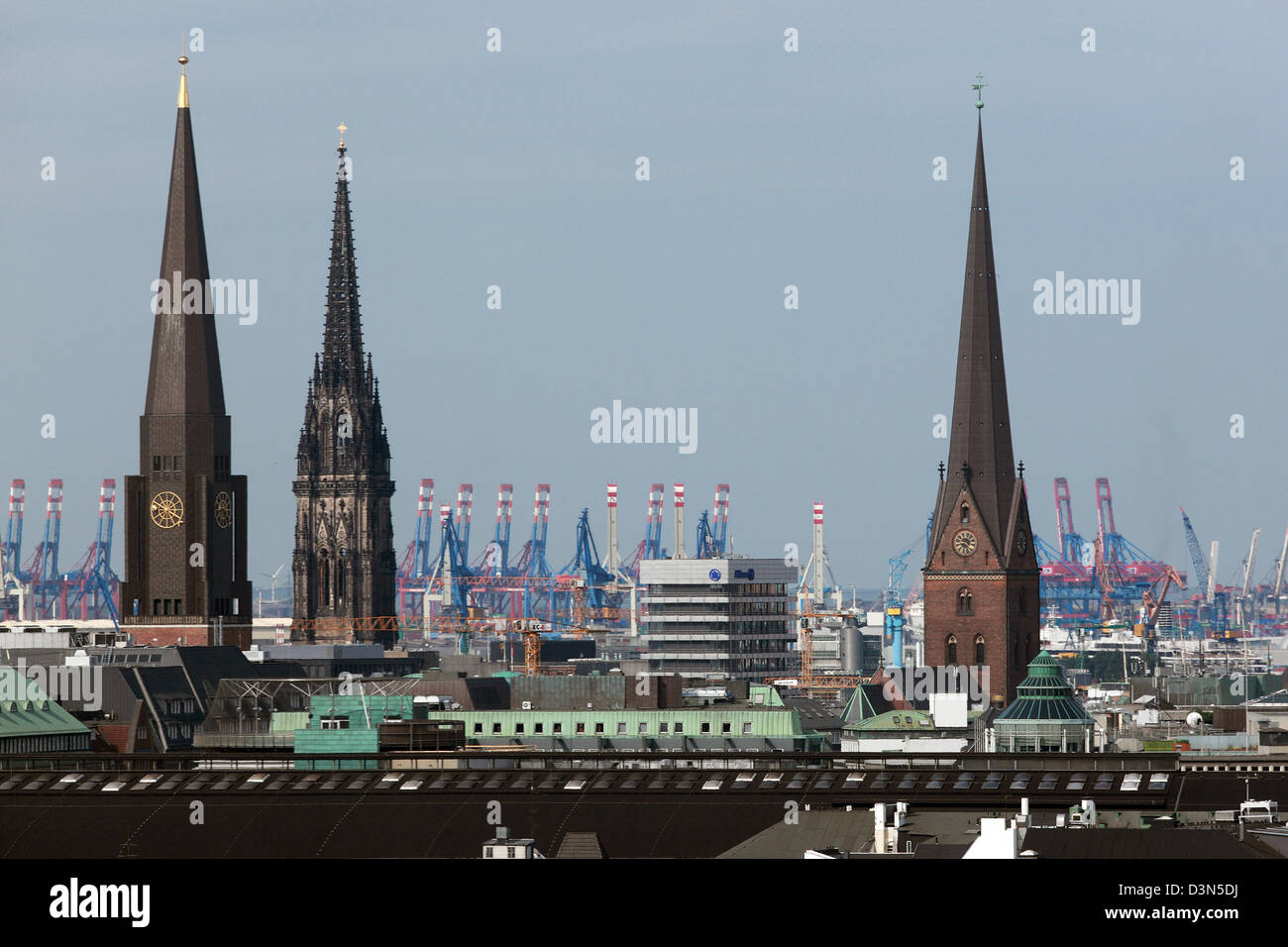 Amburgo, in Germania, città fatti presso la chiesa di San James, la chiesa di San Nicola e la chiesa di San Pietro Foto Stock