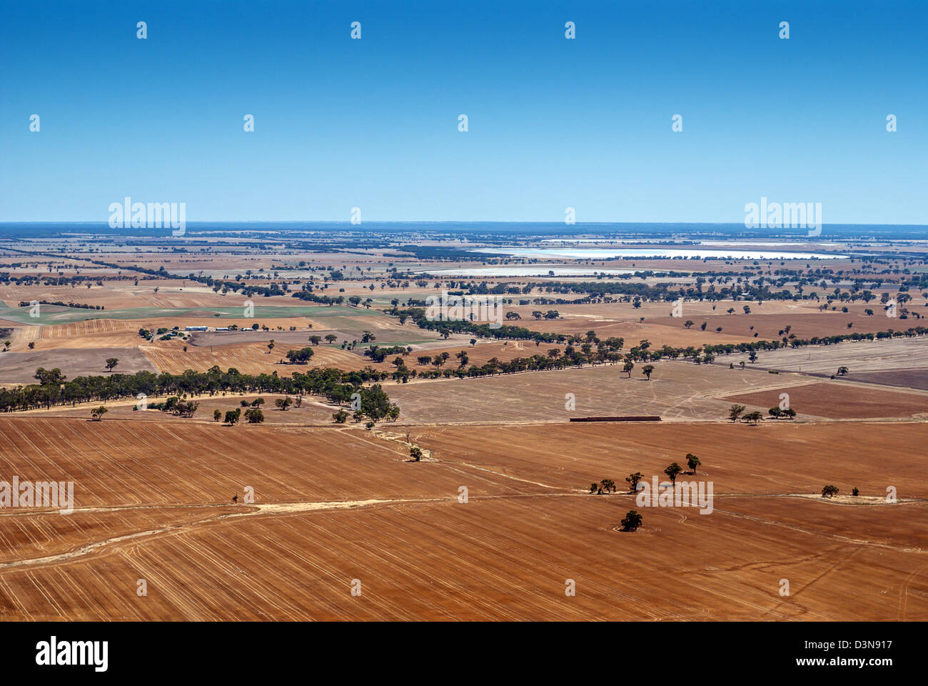 Terreni agricoli arida visto da Mt Arapiles è quasi sterile durante un periodo di siccità in Australia. Gli altri in serie Foto Stock