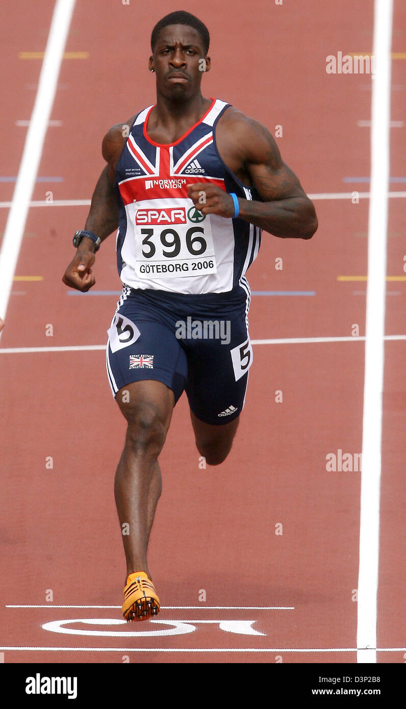 Sprinter britannico Dwain Chambers è raffigurato durante i 100 metri a calore a xix Campionato Europeo di Atletica a Gothenburg, Svezia, lunedì, 07 agosto 2006. Camere qualificato per il prossimo round della 100 metri molla dopo una vittoria facile in calore quattro lunedì. Camere, torna dopo due anni di divieto di farmaco, temporizzato 10,24 secondi. Foto: Kay Nietfeld Foto Stock