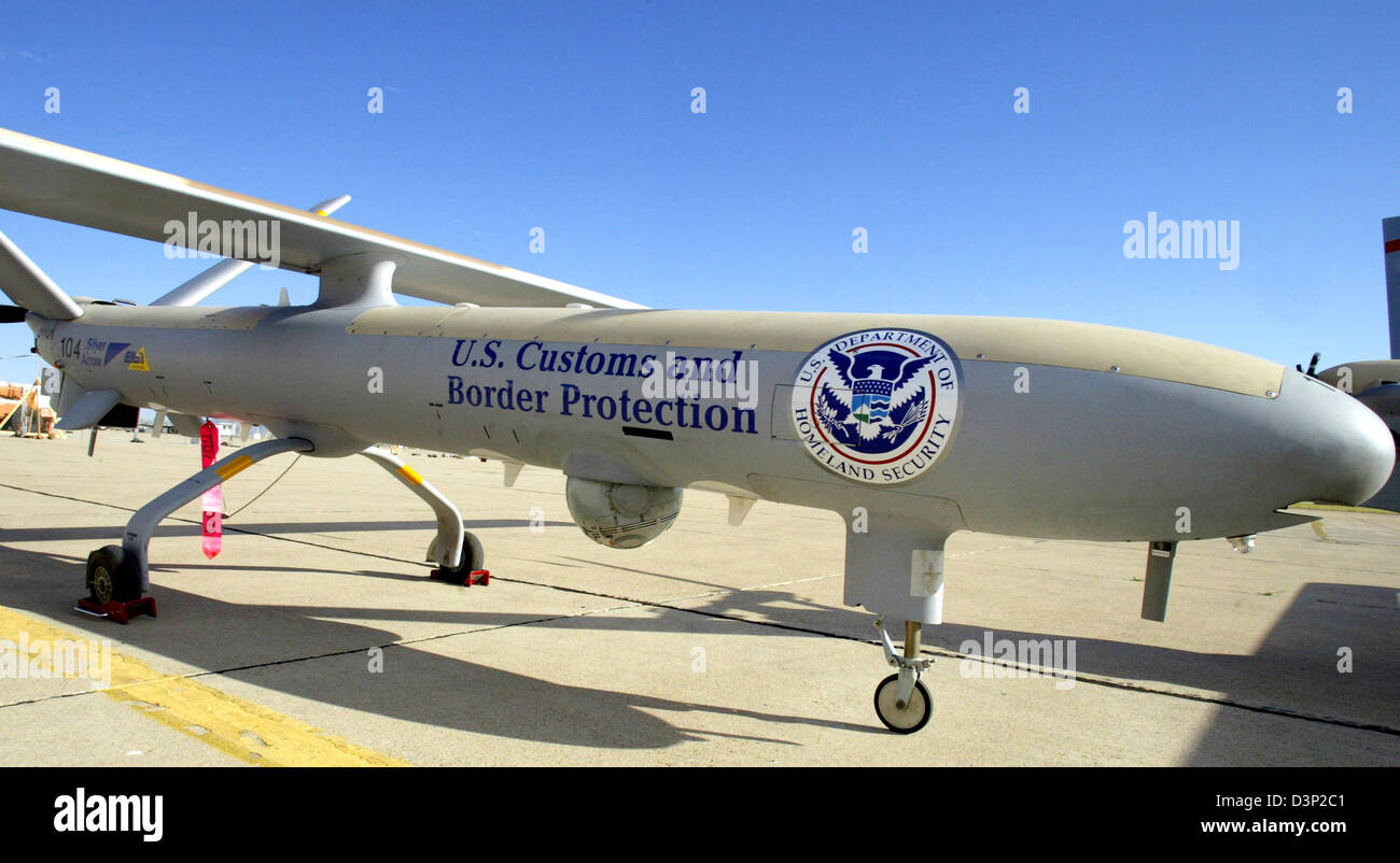 US Customs and Border Protection realizzato israeliano Hermes 450 drone sul  terreno a Fort Huachua Air Force Base, AZ Foto stock - Alamy