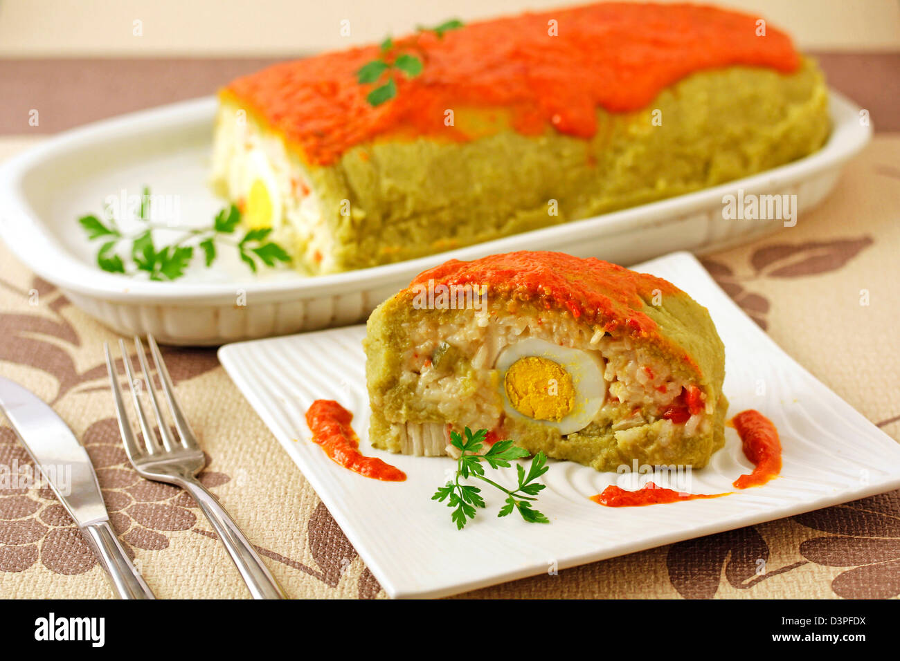 Piselli secchi rotolo con il riso. Ricetta disponibile. Foto Stock